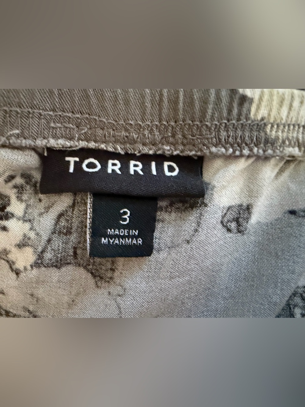 Torrid Gray Pink Floral Camisole Tank Top Size 3 Boho Chic Feminine Cottagecore - Picture 14 of 16